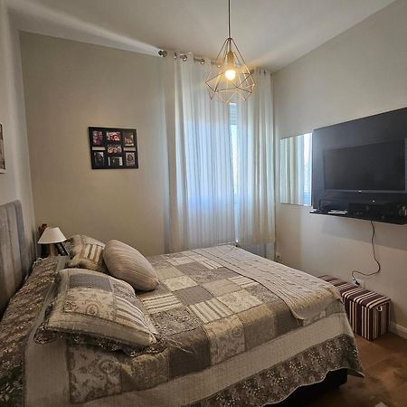Apartamentos Na Praia Do Gonzaga Frente Mar Com Estacionamento Santos  Esterno foto