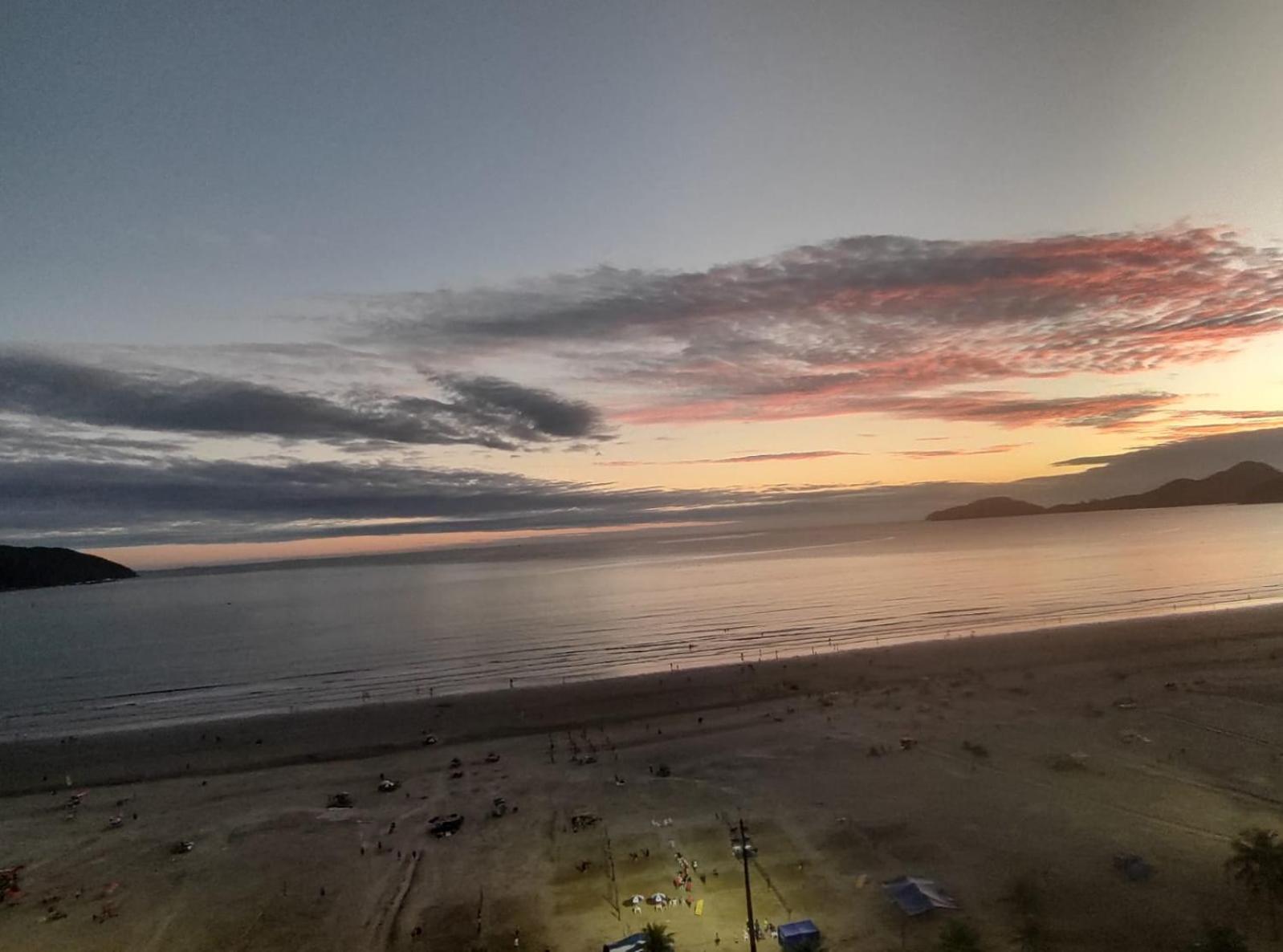 Apartamentos Na Praia Do Gonzaga Frente Mar Com Estacionamento Santos  Esterno foto